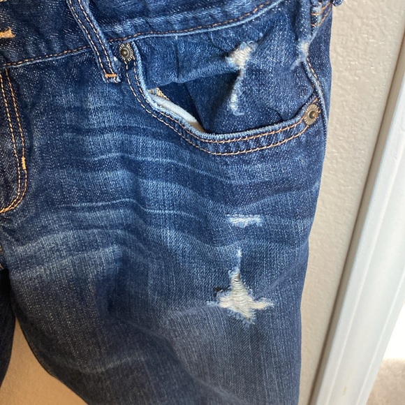 Hollister California jeans w/distress size 7R waist 28 Length 33 in great shape - Picture 5 of 10